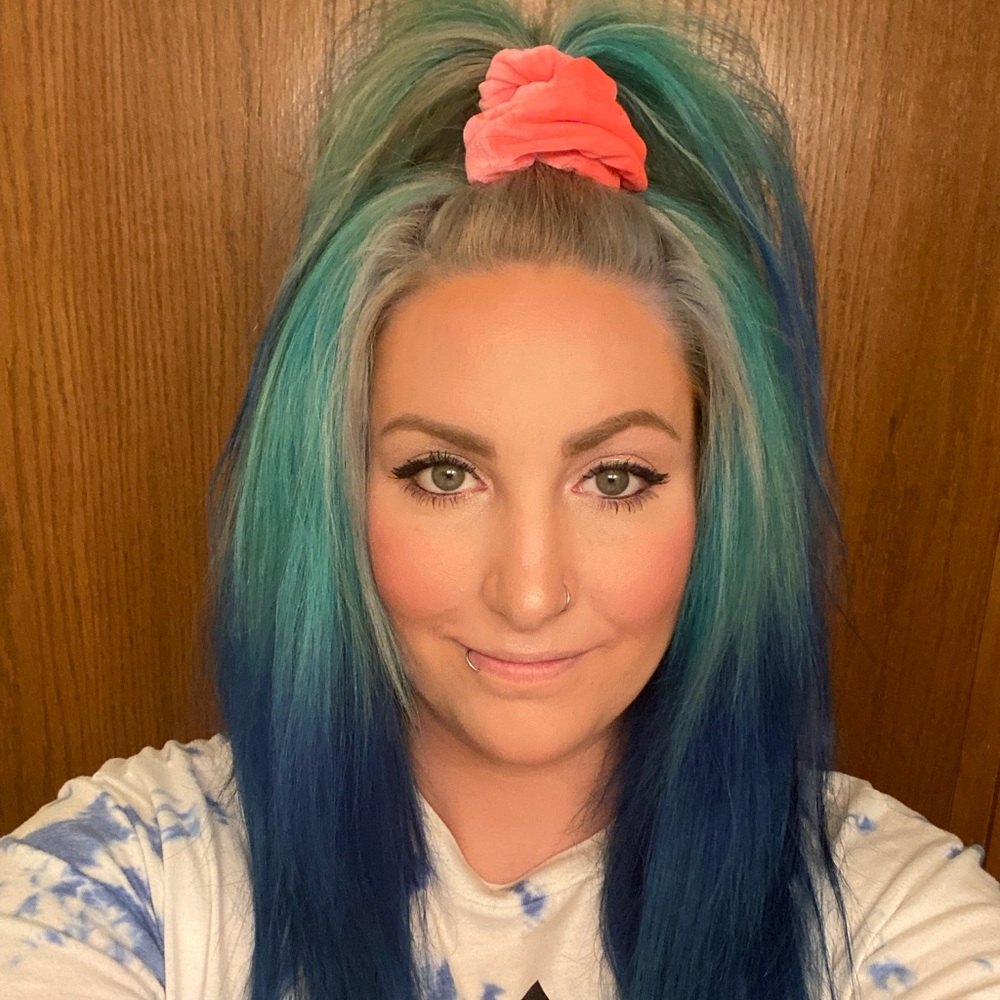 Meet your Posher, Ashley